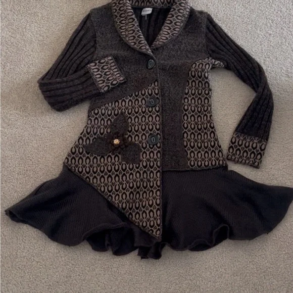 Long cardigan. - Picture 4 of 9